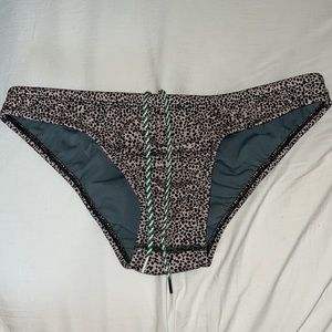Jolyn Cheetah Midl Bottoms
